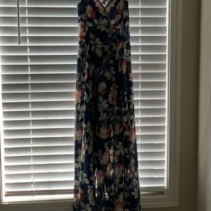 Floral long tie dress with a slit. Great condition